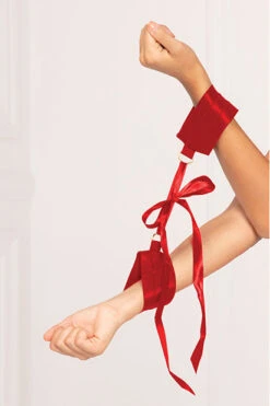 Satin Cuffs(Satin Cuffs)